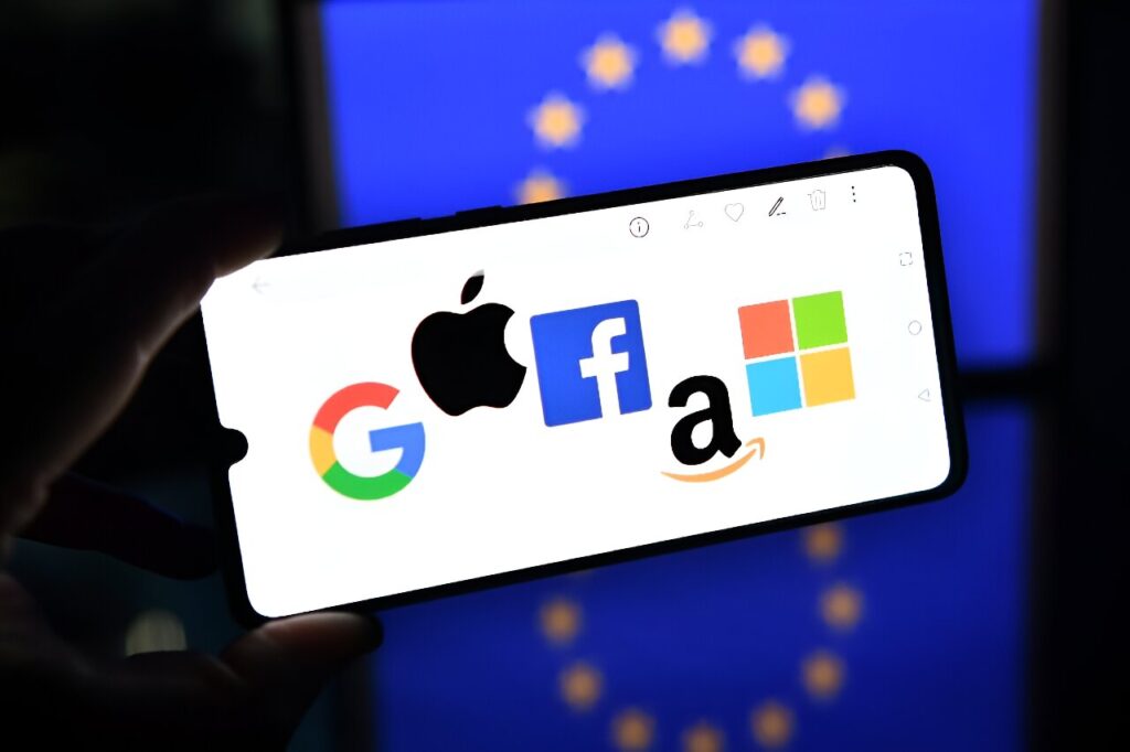 Apple, Meta to Face EU Charges Under New Tech Rules