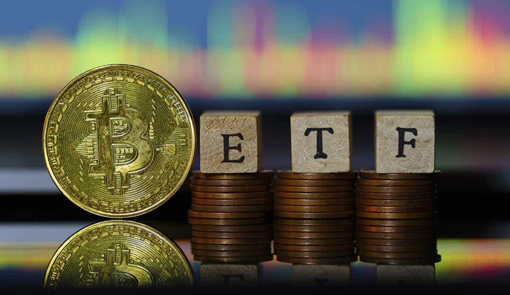 Spot Bitcoin ETFs Holdings Exceed 900,000 BTC in July