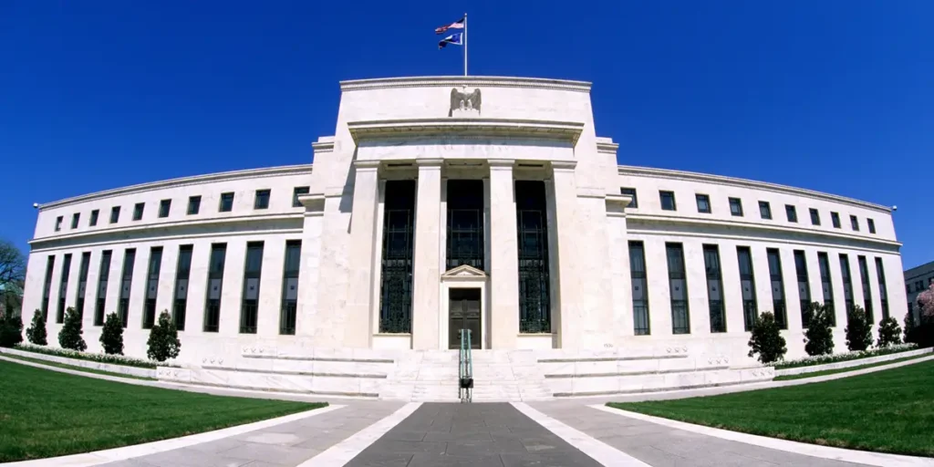 US Central Bank Has Been Hit by $1T in Losses, Affecting USD