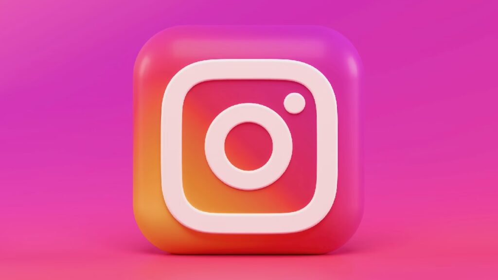 Instagram Unveils Location-sharing Feature to Rival Snapchat