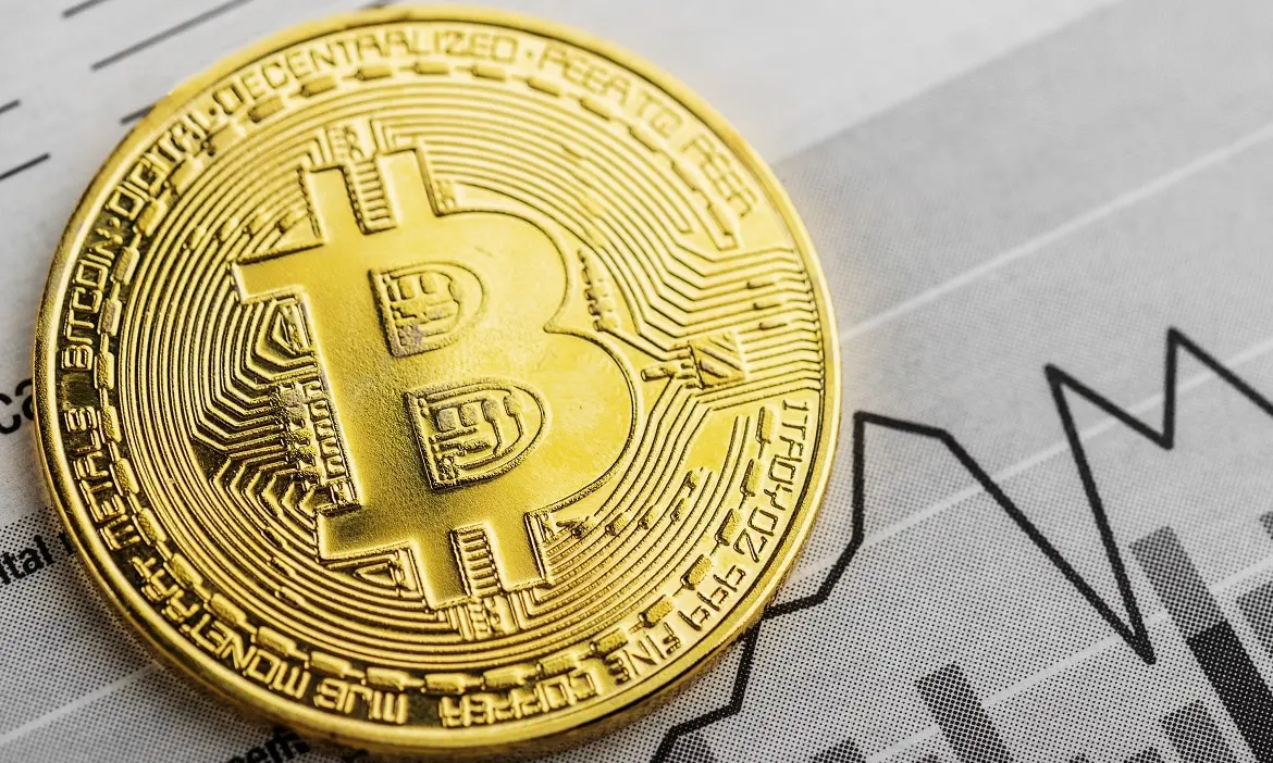 Bitcoin Volatility Drops Below S&P 500, Nasdaq in Rare Shift