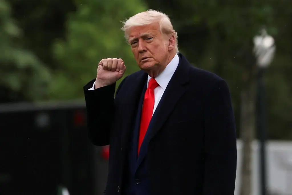 Trump Dinner Sparks Legal Concerns Over TRUMP Coin