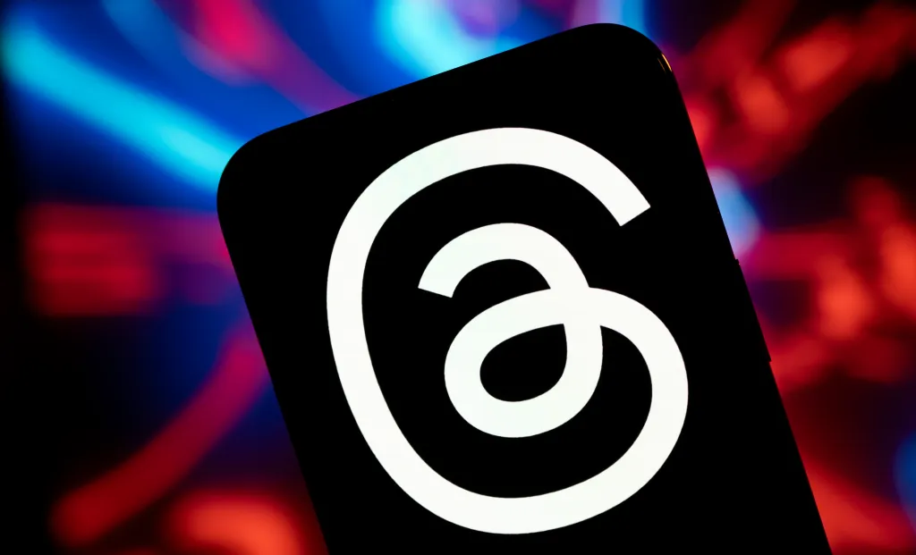 Glitch Turns Threads into Echo Chamber