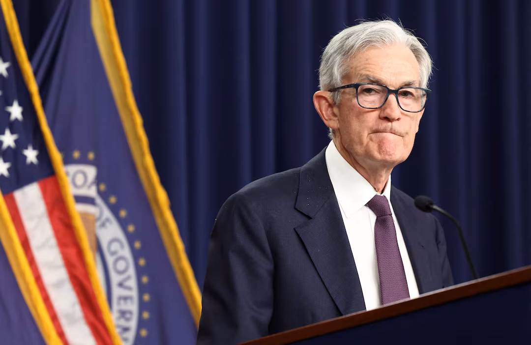 Trump Urges 100 Bps Fed Rate Slash Before June FOMC