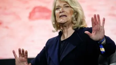 Lummis Proposes Crypto Tax Reform to Simplify Bitcoin Use