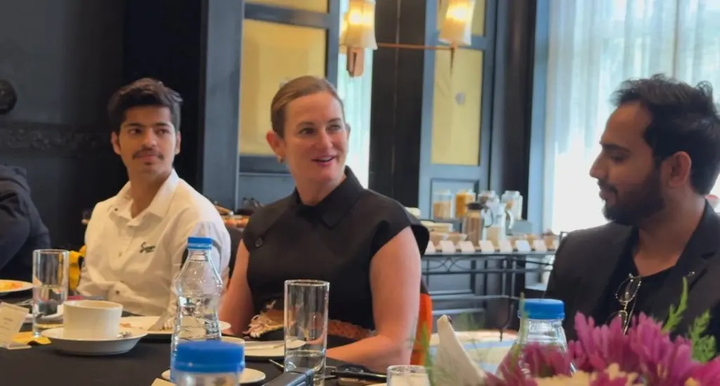 Department of Tourism chief marketing officer Carissa Nimah (middle) at a roundtable event with the media. Source: Cointelegraph